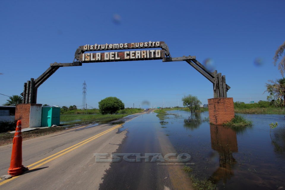 Crecida Contin a cortado el acceso a la Isla del Cerrito