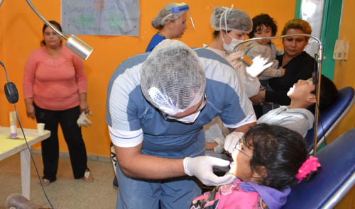 Preparan en Resistencia curso para odont logos de Chaco y