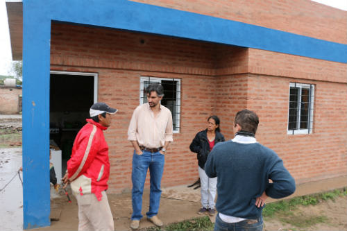 Agostini visit adjudicatarios de 12 nuevas viviendas EsChaco