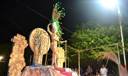 Con toda la dulzura Las Palmas abri la temporada de carnavales