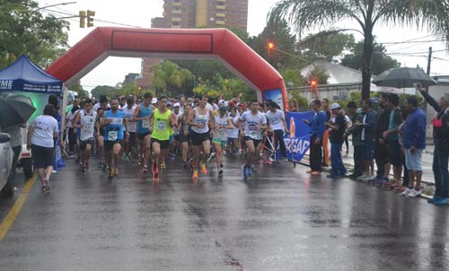 M s de 200 corredores participaron de la Marat n Perrando Corre