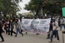 Marcha del da despus de la represin de la Plaza