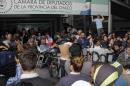 Marcha del da despus de la represin de la Plaza