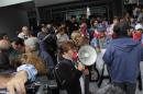 Marcha del da despus de la represin de la Plaza