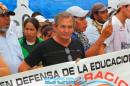 Movimientos Sociales protestan frente a Casa de Gobierno